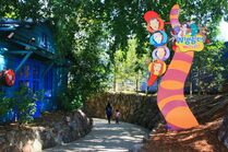 Alternate entrance to Wiggles World from Tiger Island and the Tower of Terror (2013-2015)