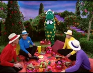 AtPlay36.jpg (69 KB)