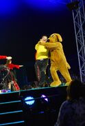 Wags and Sam in "The Wiggles' Big Birthday Show!"