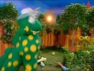 Dorothy and the music bug at Wags' World