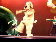 WagstheDog-DorothytheDinosaurShow