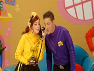 Lachy and Emma calling Dr. Anthony on the phone in Simon Says