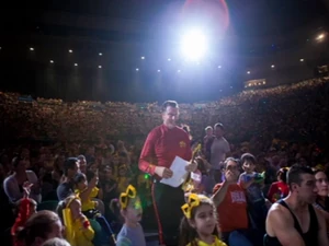 Simon and the audience