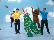 Dorothy ballet dancing in "Yummy Yummy (1998 video)"