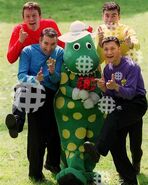 The Wiggles and Dorothy in 1999