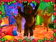 Wags and the Wagettes dancing