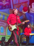 Gillespie wearing the jacket during the band's reunion tour of 2022.