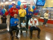 The Wiggles and Captain Feathersword at Fred Meyers