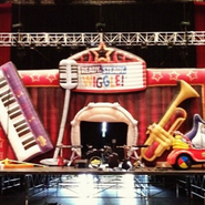 The Big Red Car on "Ready, Steady, Wiggle!" concert set