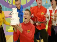 Simon singing "Musical Cake"