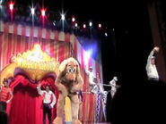 Wags and Captain in "Wiggly Circus" concert