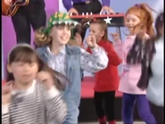 WakeUpJeff!327.jpeg (29 KB) Cassandra wearing a Dorothy hat