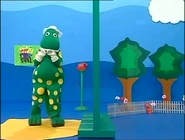 TootToot!312.png (425 KB) Dorothy giggling