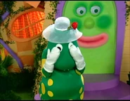 AtPlay73.jpg (49 KB)