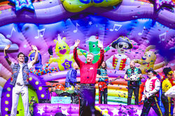 The wiggles shop blonde backup dancer