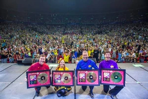 The Wiggles and their Best of album awards