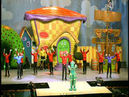 The Wiggles and Dorothy in Wiggledancing! Live In The U.S.A.