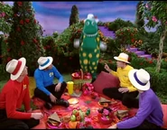 AtPlay33.jpg (67 KB)