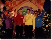 The Wiggles waving, June 1998.