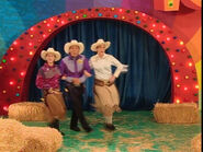 TopoftheTots103.jpg (72 KB) Jeff, Caterina and Lucy