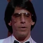 Comediante en el Babylon en El precio del poder (1983) (doblaje original)