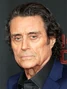Voz recurrente de Ian McShane.