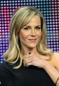 Julie Benz