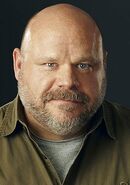 Kevin Chamberlin = Bertrand Winkle, le Majordome