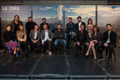 Cast wikizona.jpg