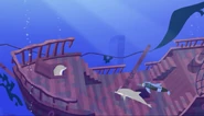 Martin and Click are arriving at the shipwreck where Whistle is in danger.