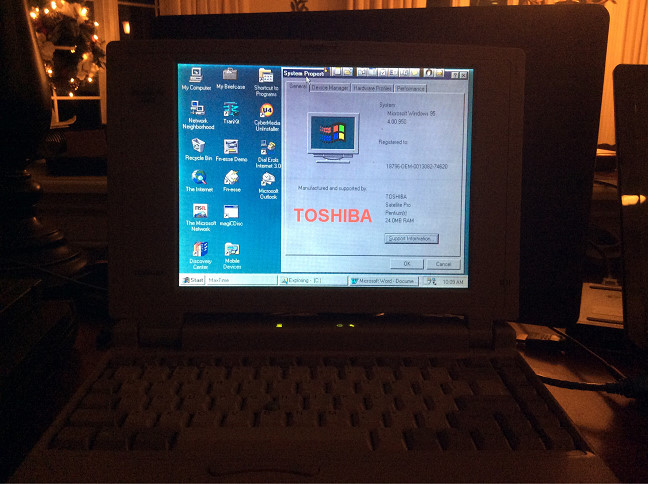 Windowsノート本体 Dyna Book Satellite Pro 430/1.3 Window95 $200-ish laptop with a 386 and 8MB of RAM is a modern take