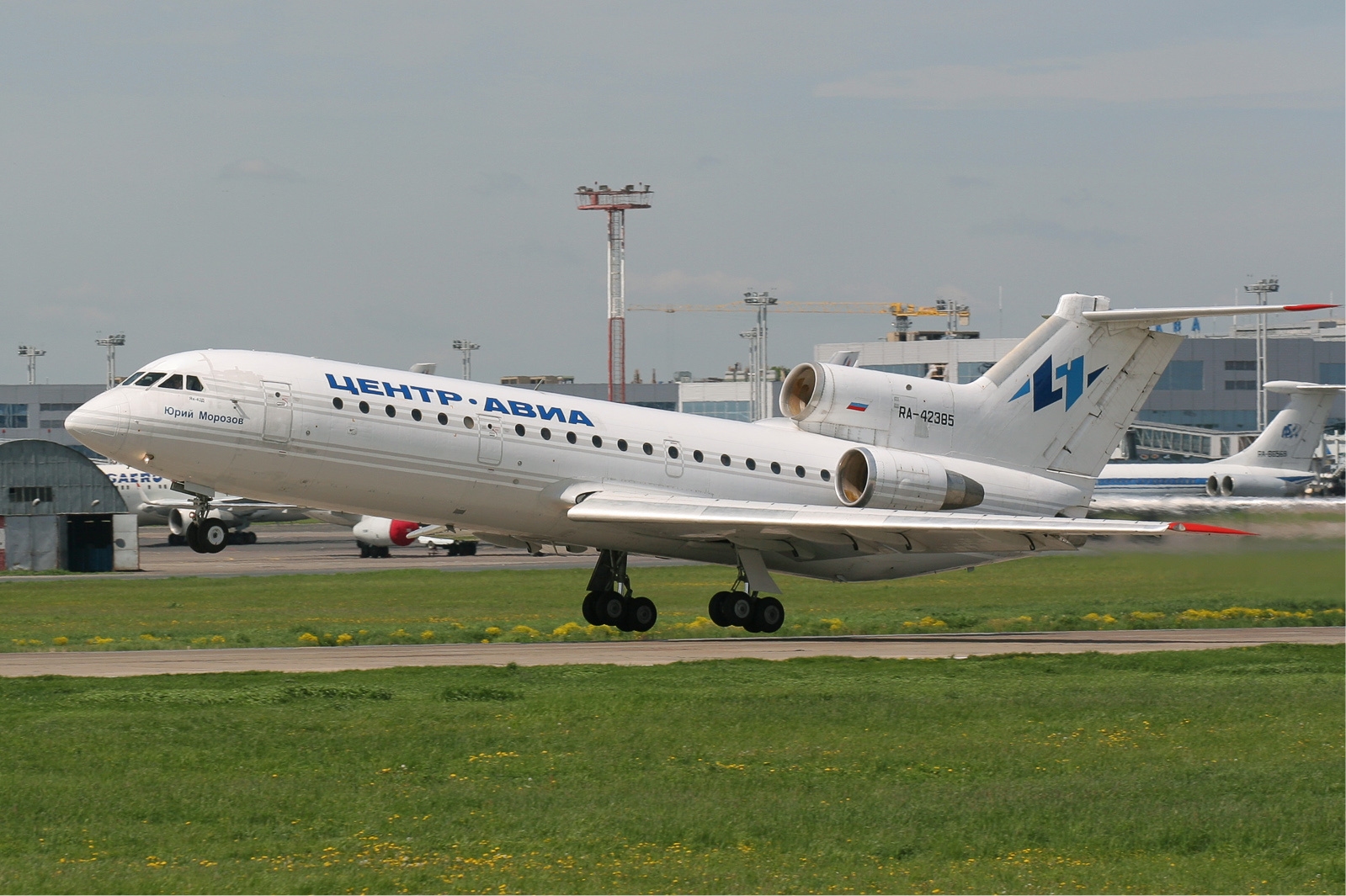 RA-42364 Yakovlev YAK-42D Volga, c/n 4520424811442. Looks f…