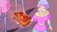 Eldora con la caja.