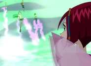 El cabello de Mirta es azul en lugar de rosa.