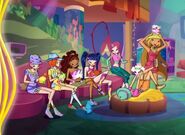 Upside-Down and smaller eyes.jpg (412 KB) Bloom's eyes are positioned lower and are smaller.