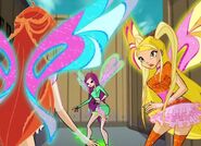 Bloom(Speedix) Roxy(Magic Winx) y Stella (Speedix)