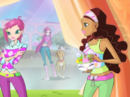 Roxy entdeckt den neuen Laden der Winx.