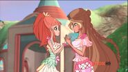 Miele-and-Flora-the-winx-club-36004482-1600-900