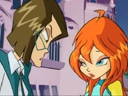 Отчитывает Блум