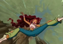 Лейла падает