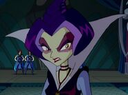 BfBn0fmIrME.jpg (80 КБ) Разговаривает с ученицами