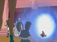 Уходит за Айси