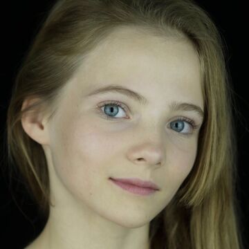 Freya allan height