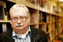 Andrzej-sapkowski-kezdetben-nem-hitt-a-the-witchersorozat-sikereben-es-ma-mar-nagyon-banja 1