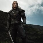 Geralt (interpretado por Henry Cavill) en la Serie de Netflix