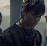 Adon, 'yi ailesiyle tanışmaya davet eder