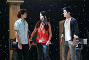 Gregg-sulkin-bridgit-mendler-wizards-clip-3-03