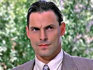 Актёр озвучки Николас Гест.