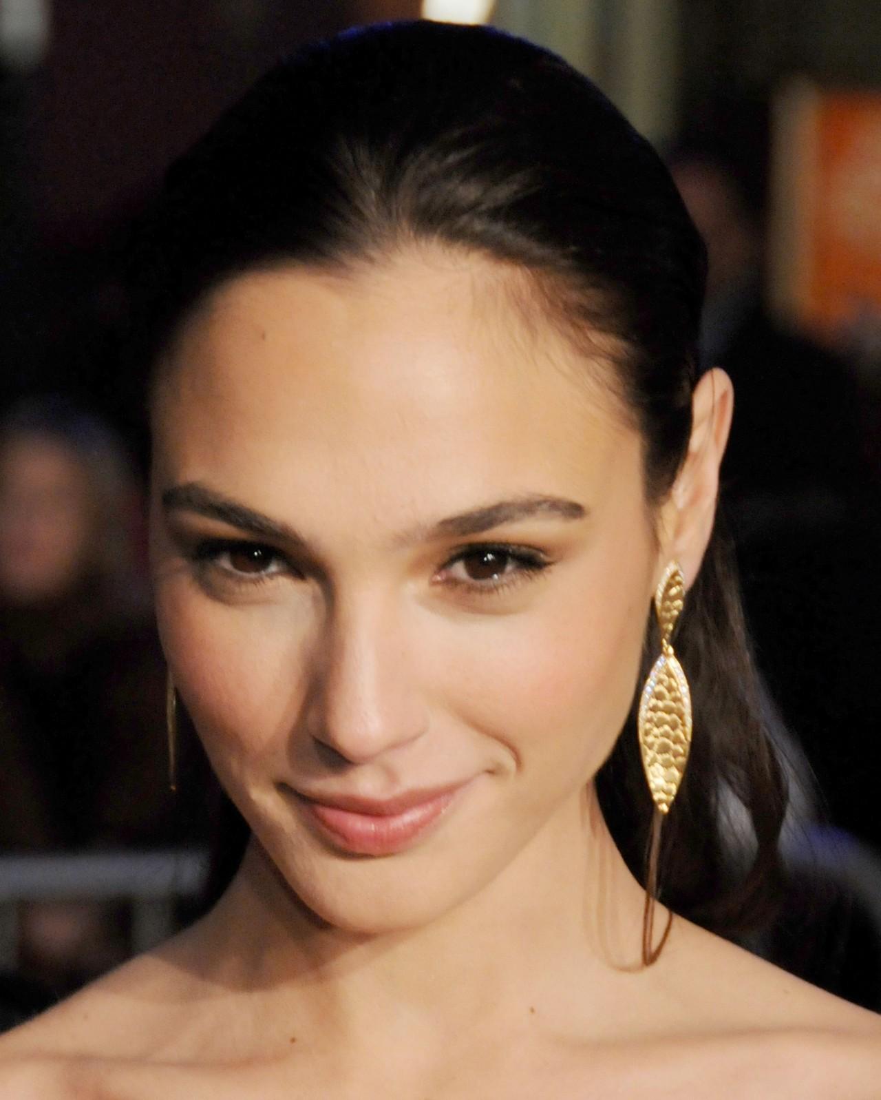 Gal Gadot - Wikipedia