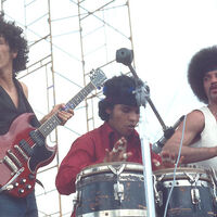 File:Carlos Santana (42755750602) (cropped).jpg - Wikipedia